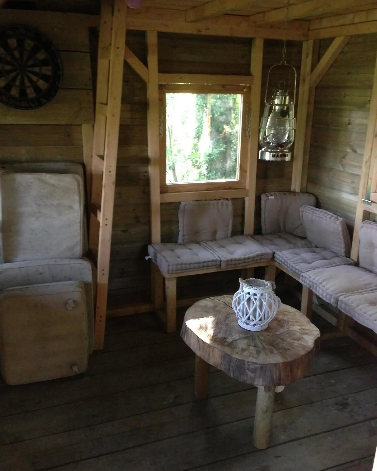 INTERIEUR CABANE